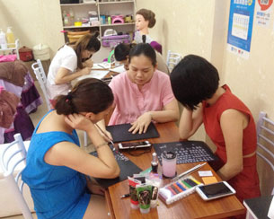 【南寧美甲學(xué)?！繉W(xué)員專訪丨幸福生活是要靠自己努力拼搏得來的