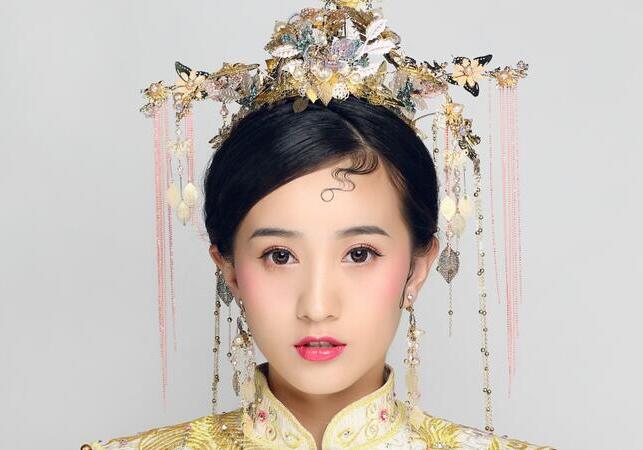 麗竹彩妝作品 | 略施粉黛， 一抹朱唇紅艷