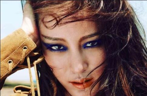 含蓄煙熏眼妝教程，告訴你南寧學(xué)化妝哪家好