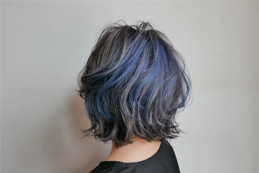 南寧美發(fā)學(xué)校：燙染損害后的護(hù)發(fā)技巧