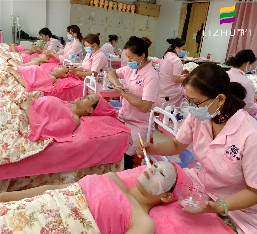 南寧學美容哪家專業(yè)？麗竹美容學校歡迎你