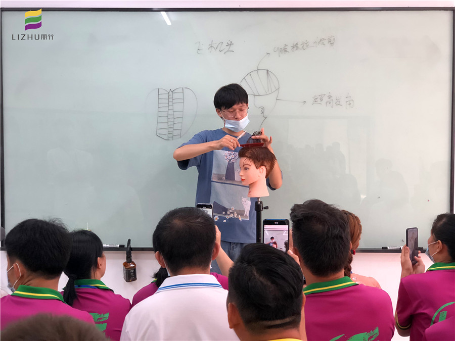 南寧美發(fā)課堂：男士剪發(fā)剪的是什么？