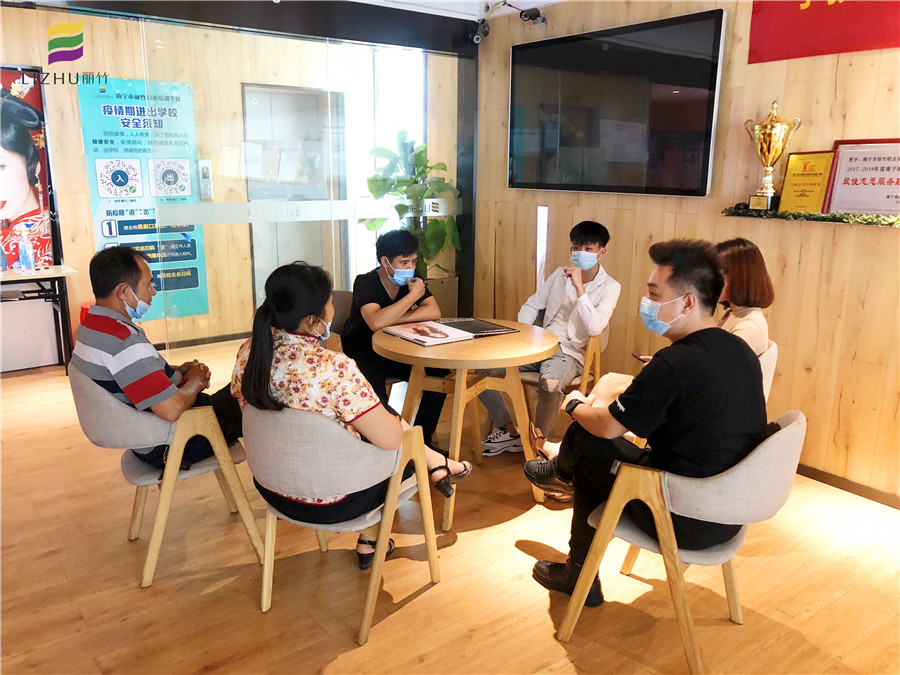 每個麗竹人都將服務(wù)好每位學(xué)員