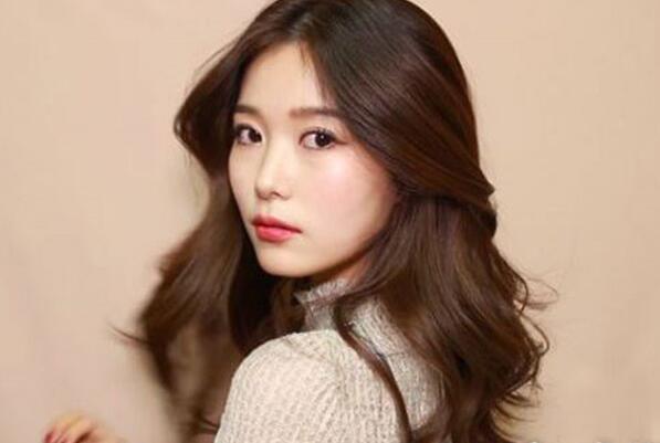 南寧美發(fā)學(xué)校：熱燙頭發(fā)不卷？