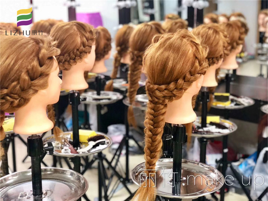 南寧化妝學(xué)校：編發(fā)課程開始啦