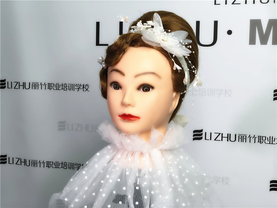 麗竹編發(fā)：復(fù)古秀禾時(shí)尚，統(tǒng)統(tǒng)有