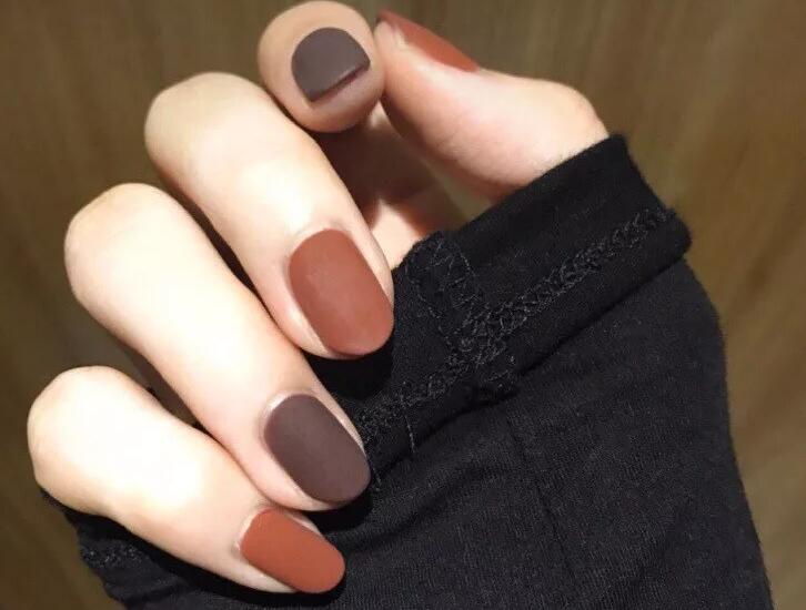 南寧美甲培訓(xùn)：全貼甲片的步驟