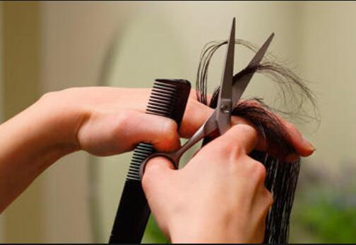 南寧排名前十美發(fā)培訓(xùn)學(xué)校：美發(fā)師與顧客溝通要點(diǎn)