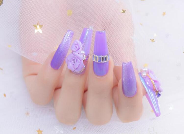 雕花美甲作品：告訴你南寧美甲培訓哪家口碑好