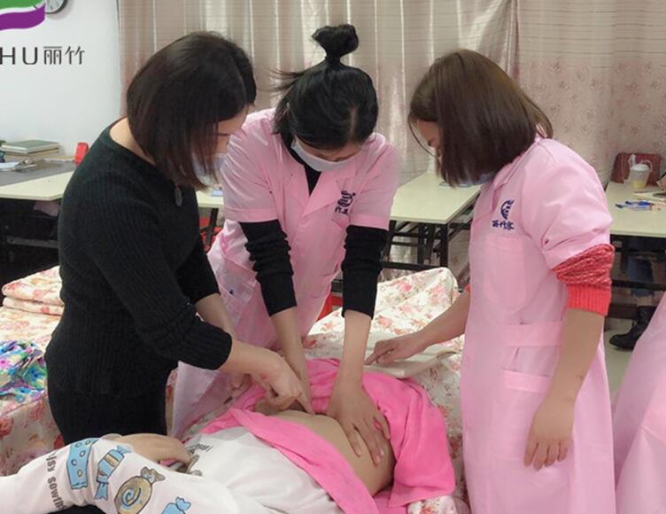 南寧美容培訓哪家?guī)熧Y強？快來看看學員上課花絮吧