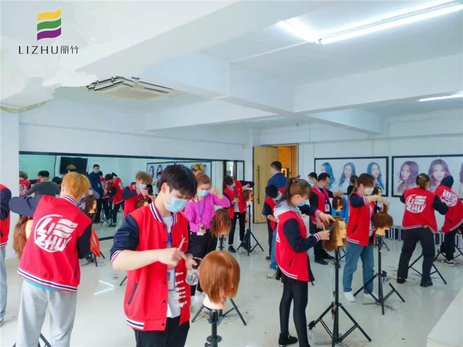 剪發(fā)的手法有哪些？廣西美發(fā)學校告訓告訴你