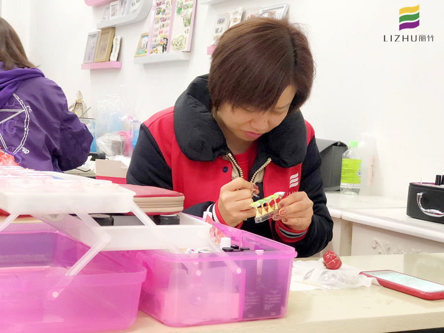 南寧口碑好的美甲學(xué)校學(xué)員感言：推開(kāi)美甲世界的大門