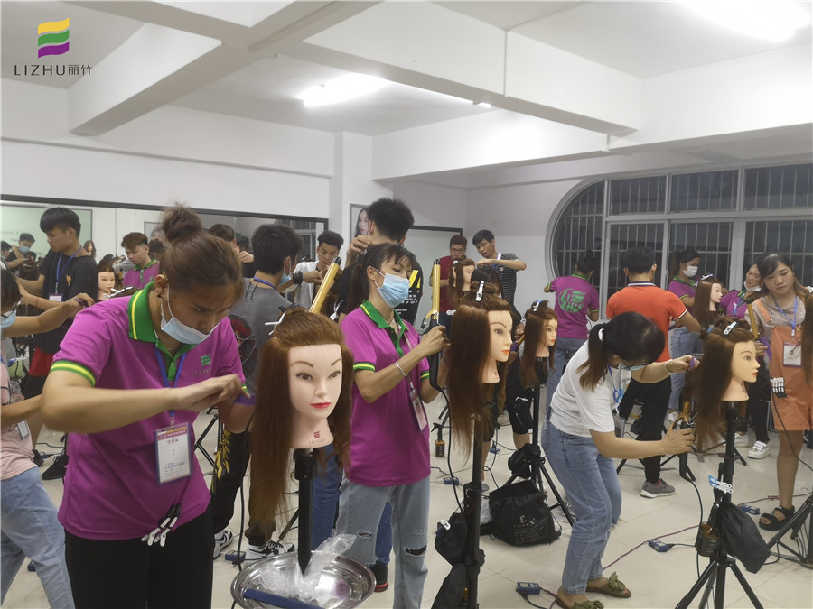 廣西美發(fā)師學什么？電棒使用技巧了解下