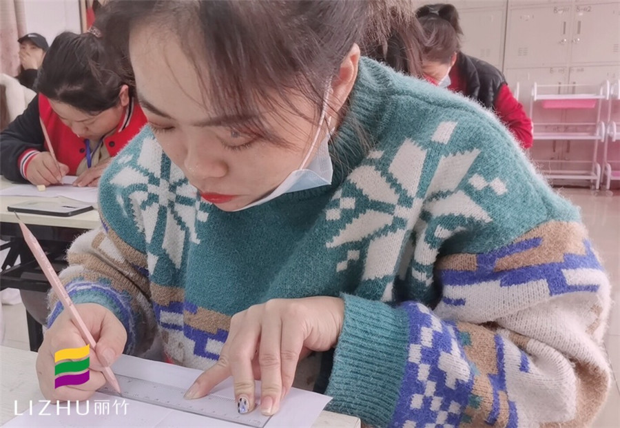 初學(xué)者如何紙上畫眉？廣西紋繡培訓(xùn)教你畫