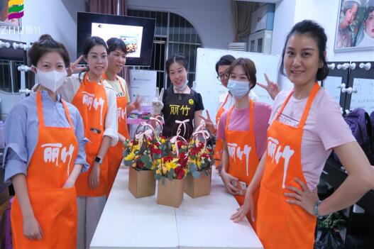 南寧花藝培訓學校首期課程如約而至