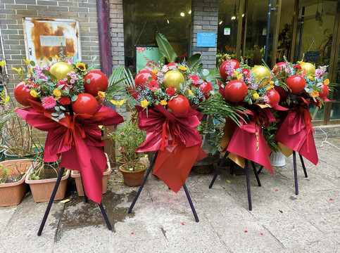 如何制作花籃？南寧插花培訓班來幫你