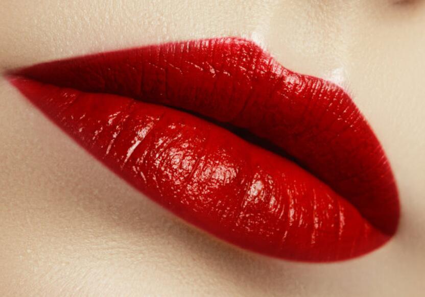 紋唇后不能吃哪些東西？快來看看廣西專業(yè)紋繡學學校怎么說