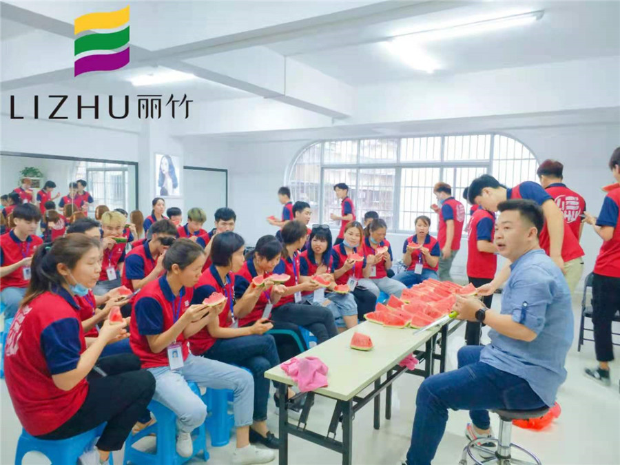 歡迎參加南寧美發(fā)學(xué)?！拔鞴吓俊?>
								
								<span id=