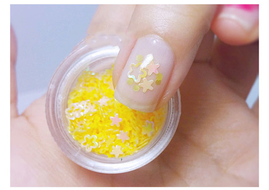 甜美圓法式美甲怎么畫？廣西美甲培訓(xùn)來教你