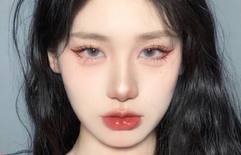 想知道奶醉妝容怎么化？南寧彩妝造型學(xué)校教你