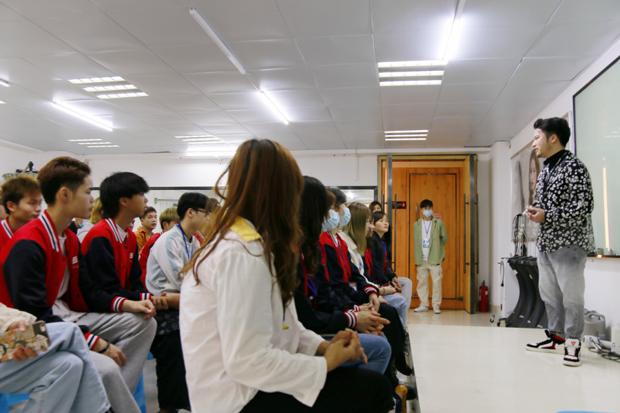 廣西學(xué)美發(fā)好找工作 嗎？麗竹學(xué)校會(huì)告訴你答案