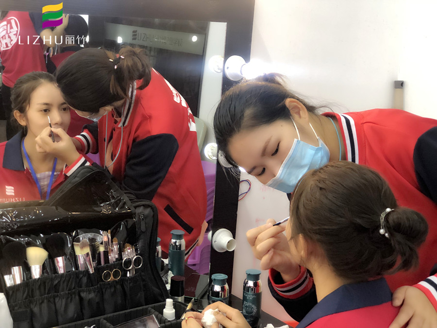 斬男色自然裸妝！