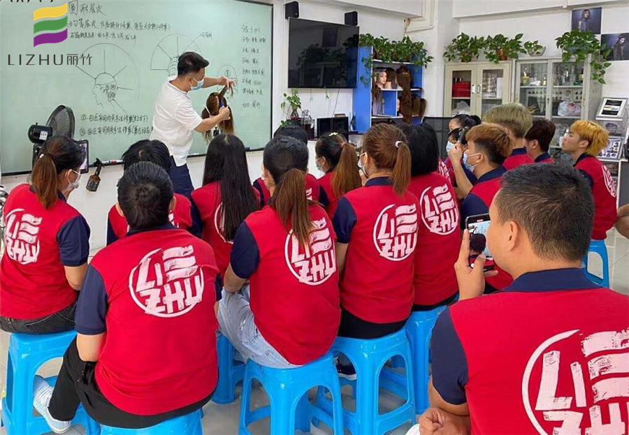 廣西美發(fā)學校哪家好？來看看美發(fā)課堂吧
