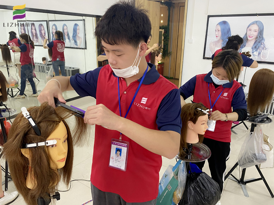 學(xué)了這份直板拉發(fā)教程，才知道南寧美發(fā)培訓(xùn)學(xué)校哪家好