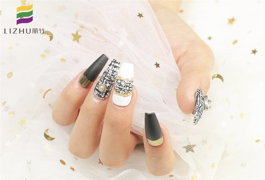 想知道廣西美甲培訓(xùn)哪些正規(guī)？看看這份美甲教程吧