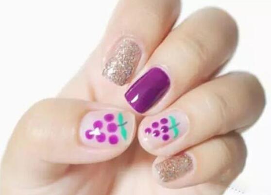 葡萄美甲怎么畫(huà)？廣西美甲培訓(xùn)教你