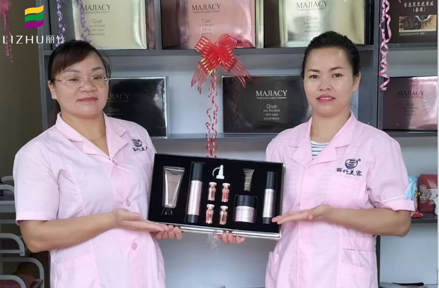 美容院拓客技巧免費(fèi)送，快來廣西美容學(xué)?？纯?>
								
								<span id=