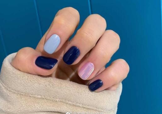 藍(lán)黑系秋冬美甲，南寧美甲培訓(xùn)班教你畫(huà)