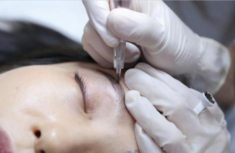 眉毛定框和操作邊框線技巧，廣西紋繡培訓(xùn)機(jī)構(gòu)教你