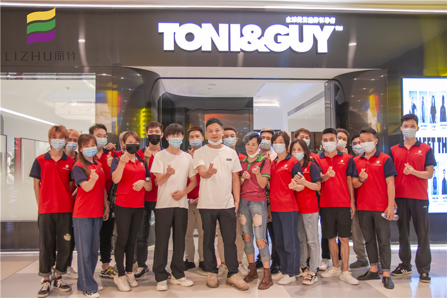 廣西美發(fā)培訓(xùn)學(xué)校就業(yè)觀摩，為學(xué)員提供就業(yè)保障