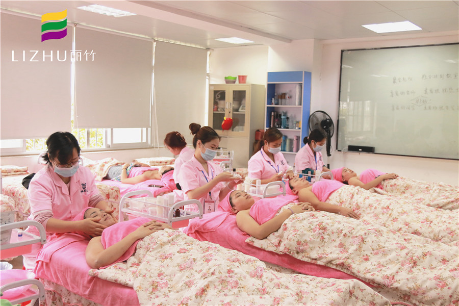 美容護(hù)膚基本常識，南寧美容培訓(xùn)班分享技巧