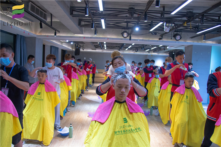 如何正確養(yǎng)發(fā)？廣西美發(fā)培訓學校給你上課