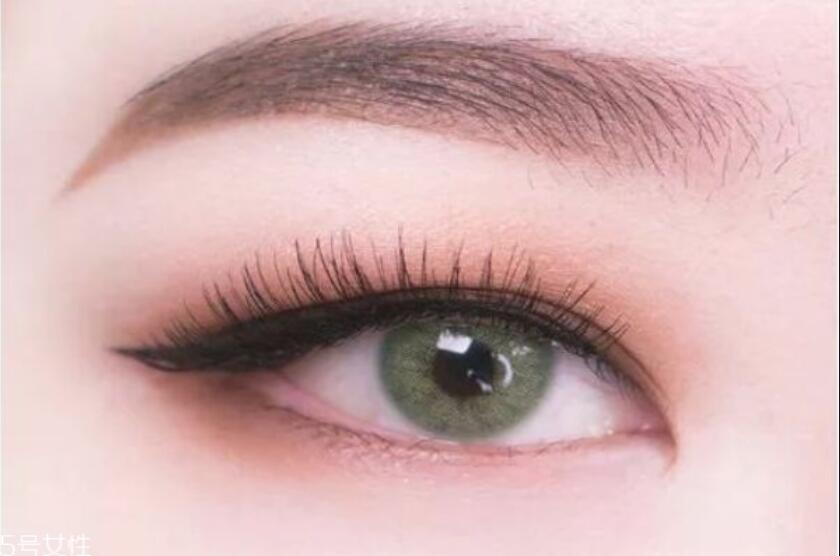 學腫眼泡內(nèi)雙眼妝教程，看廣西有哪些化妝學校專業(yè)