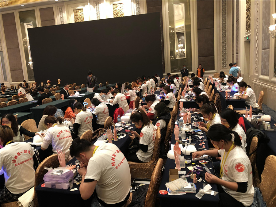 1635232225479746.jpg 美甲.jpg