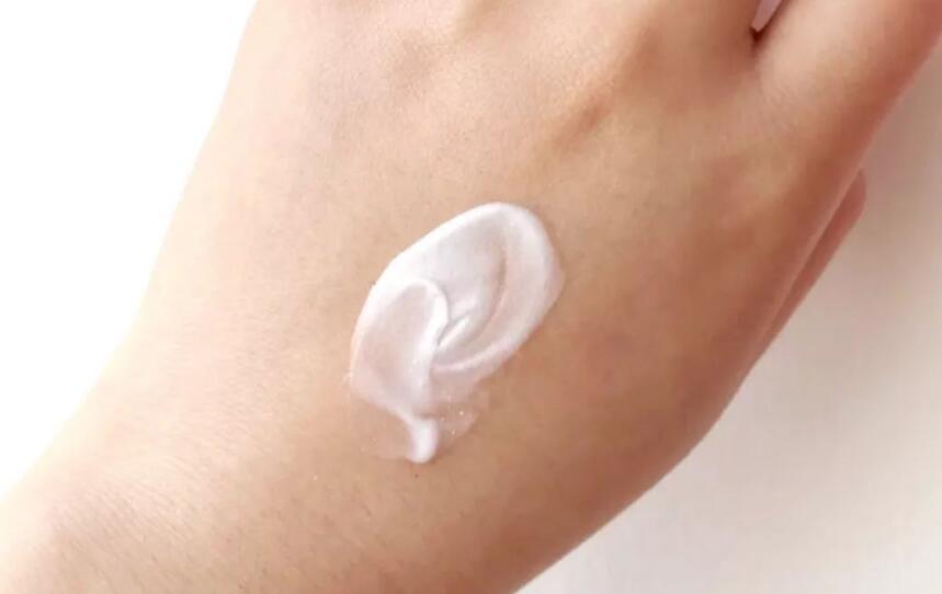 冬季手指開裂怎么辦？廣西美容護膚培訓幫你