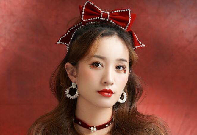 甜美約會妝教程，南寧化妝培訓(xùn)專業(yè)分享