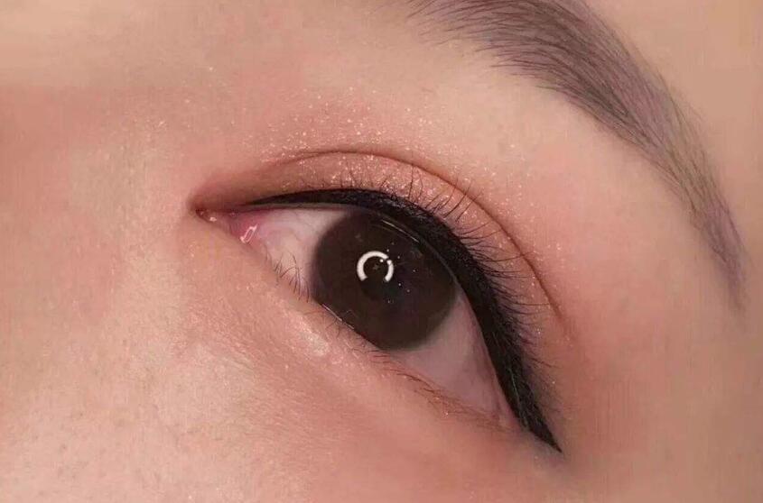 美瞳線多久會(huì)反色？廣西紋繡培訓(xùn)學(xué)校幫你分析