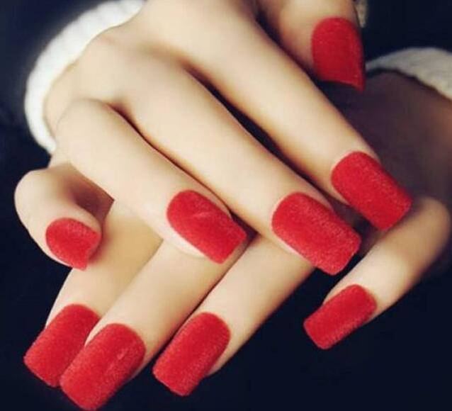 絲絨美甲能沾水嗎？南寧專業(yè)美甲告訴你答案