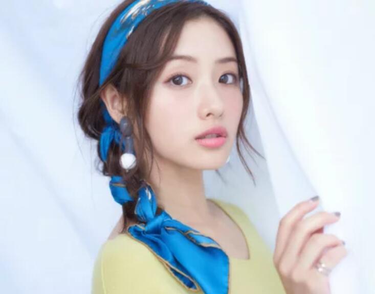 絲巾的創(chuàng)意搭配，廣西形象設(shè)計(jì)培訓(xùn)班教你