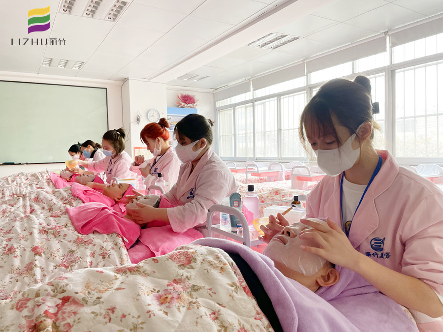 廣西美容面部護理：面部撥筋后要敷面膜嗎？