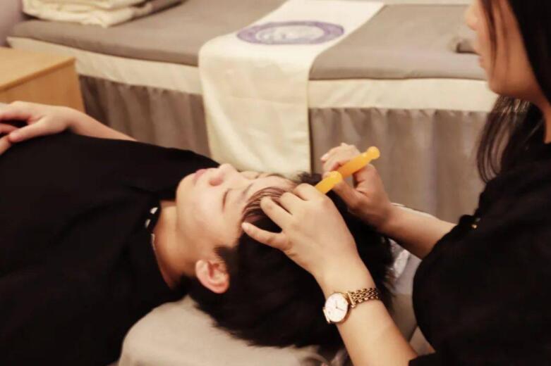 頭部撥筋的好處，南寧美容學校十大品牌課程