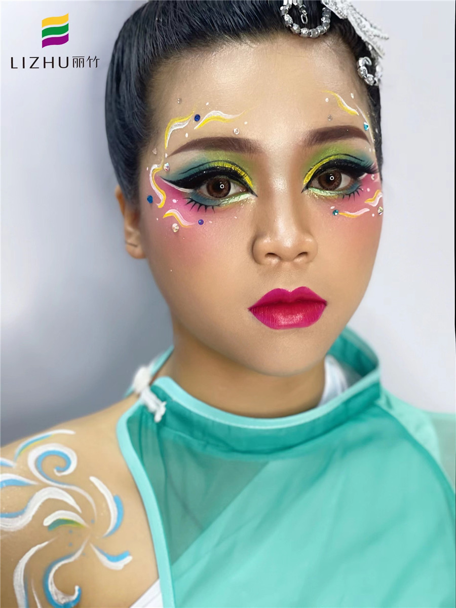 兒童舞臺(tái)創(chuàng)意妝.jpg