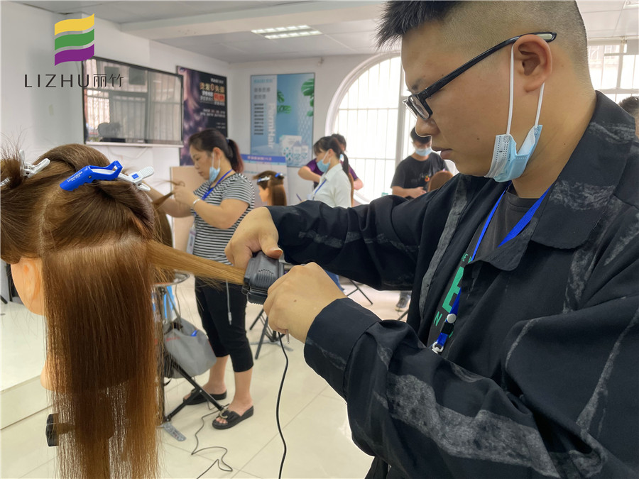 拉直發(fā)的教程知識點概括，廣西學燙染一對一教學