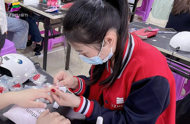 半貼甲片怎么貼？學美甲理論知識分享
