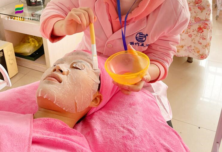 臉部嚴(yán)重缺水怎么快速補(bǔ)水？廣西美容護(hù)膚培訓(xùn)有妙招