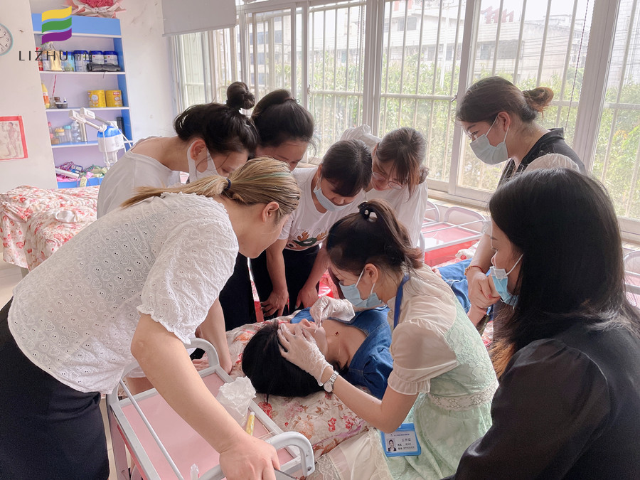 實(shí)用紋繡技巧，南寧紋繡學(xué)校為你揭秘